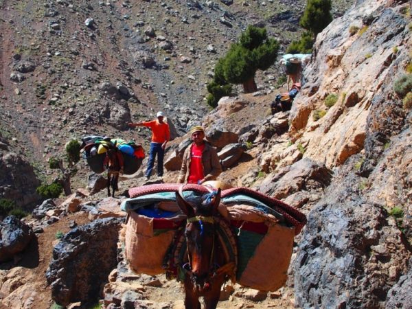 TREK FACILE EN FAMILLE ET ENFANTS MONTAGNES DE L’ATLAS 5 JOURS DE TREK DANS LA VALLÉE DES AIT BOUGMEZ